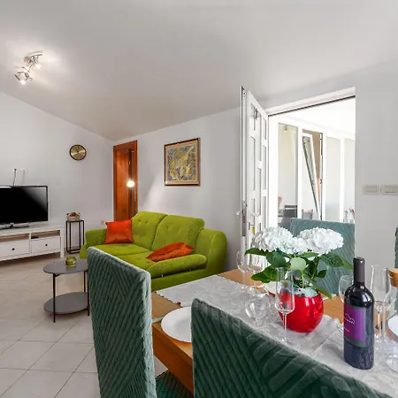 Helles Nur 350 Meter Zum Mit Meerblick Und Schoener Terrasse Daire *