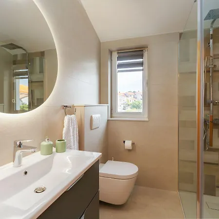Apartment Helles Nur 350 Meter Zum Mit Meerblick Und Schoener Terrasse *